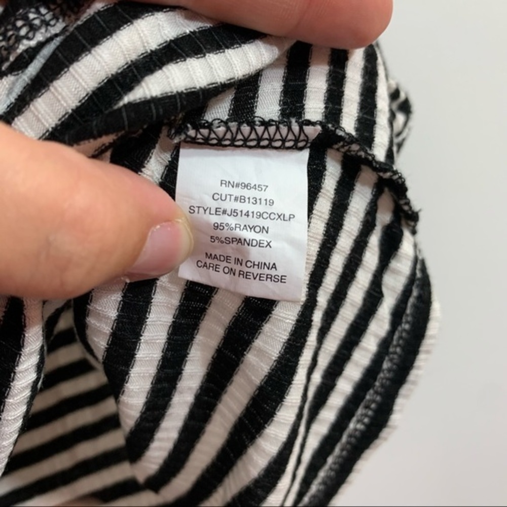LUQ Black White Striped Ribbed Tank Top Twist Back Detail Sleeveless Casual L - Picture 3 of 6